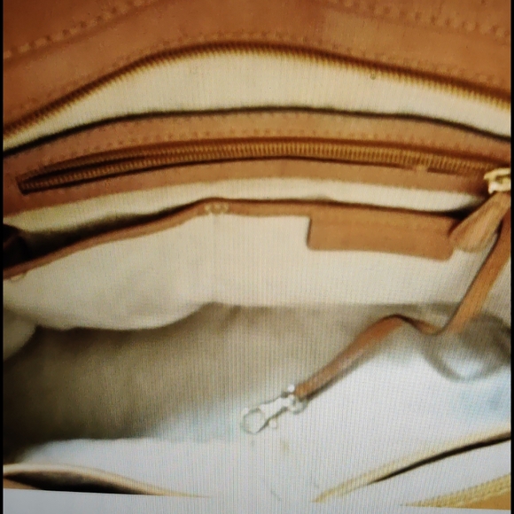 Michael Kors Bedford Tote - Picture 5 of 7